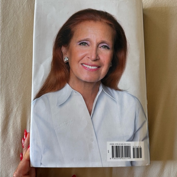 Danielle Steel 'Magic' Hardcover Book - Picture 2 of 3